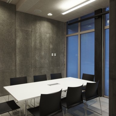 meeting room with high level of sound absorption